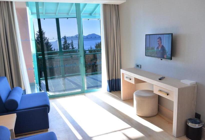 סוויטה דלוקס, Liberty Lykia Adults Only