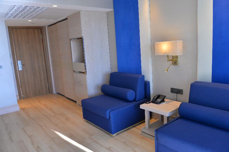 סוויטה דלוקס, Liberty Lykia Adults Only