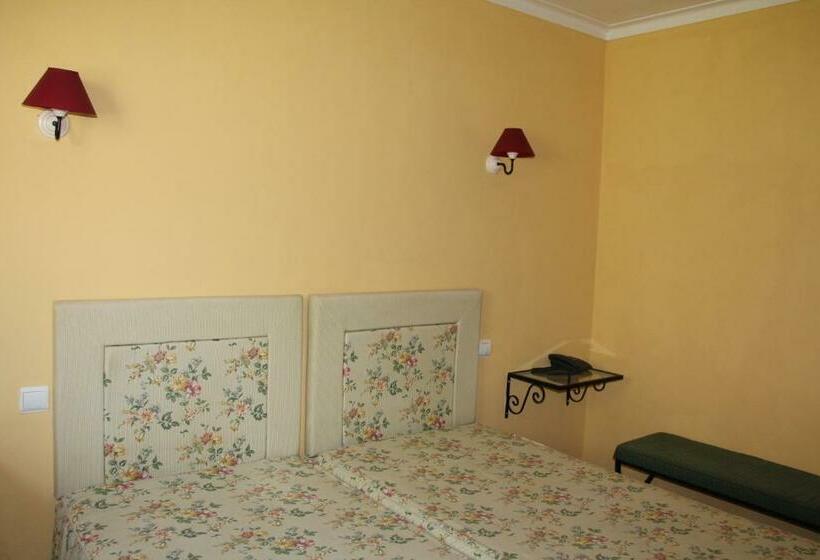 스탠다드 룸, Minho Belo