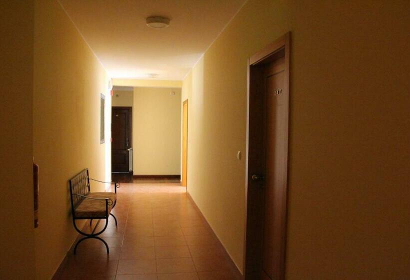 스탠다드 룸, Minho Belo