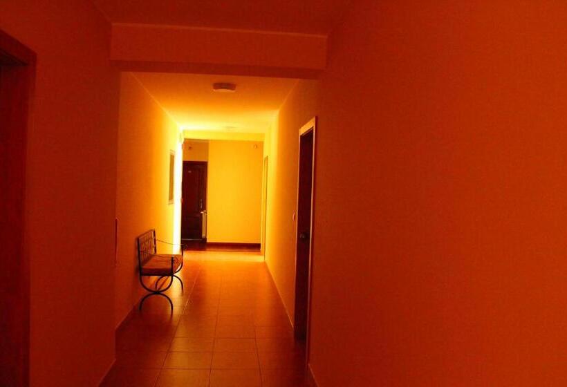 스탠다드 룸, Minho Belo