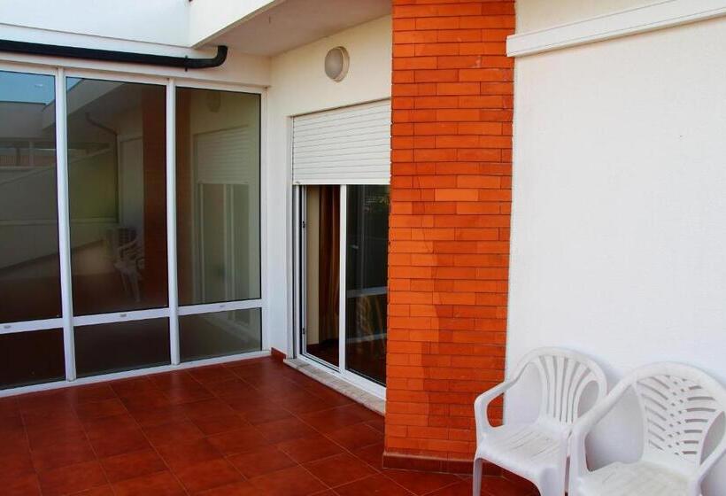 패밀리 룸, Minho Belo