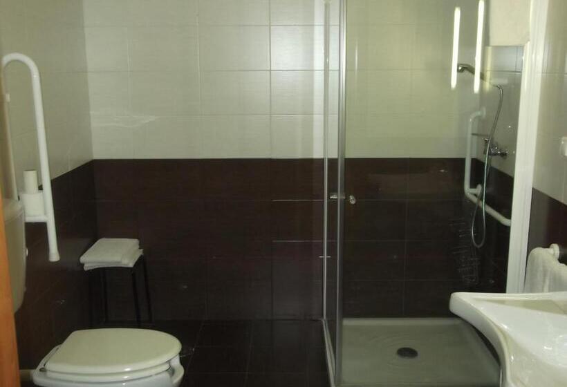 패밀리 룸, Minho Belo