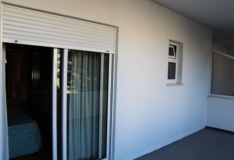 스탠다드 룸, Minho Belo