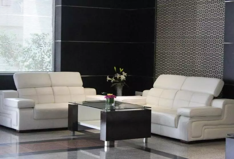سوئیت رویال, Royal Phoenicia
