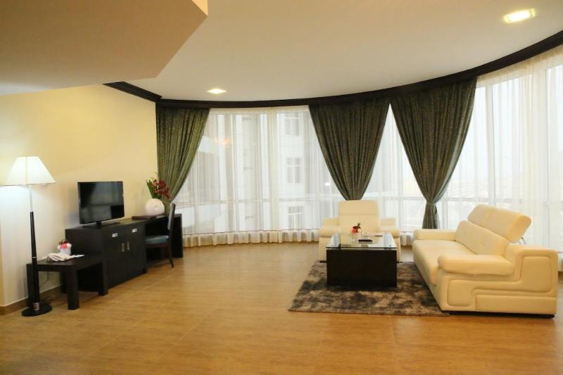 سوییت اجرایی, Royal Phoenicia