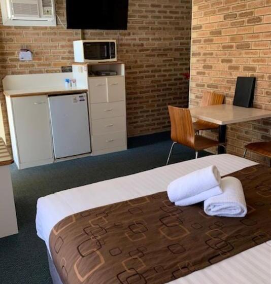 סוויטת 2 חדרי שינה, Garden City Motor Inn