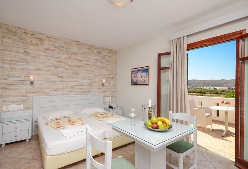 Студия Стандарт, Plaka Hotel I