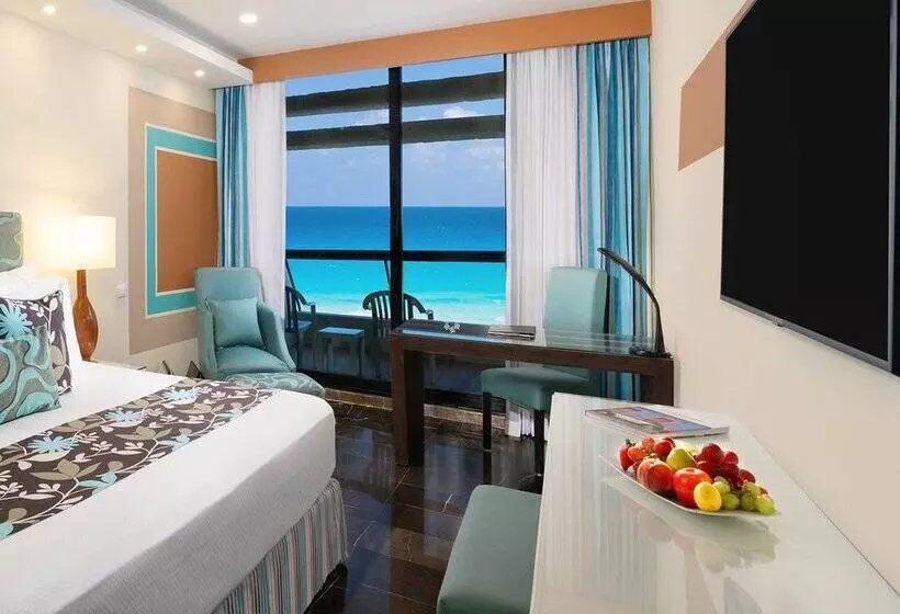 オーシャンビュースタンダードルーム, The Pyramid Cancun