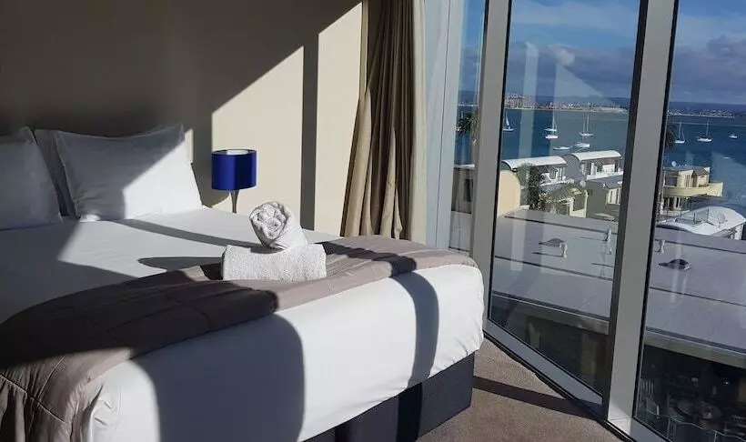 ２ベッドルームアパートメント, The Pacific Apartments