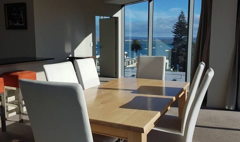 침실 2개 아파트, The Pacific Apartments