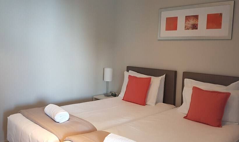 침실 3개 아파트, The Pacific Apartments