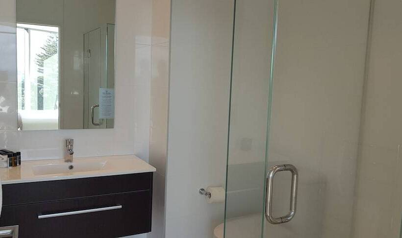 침실 3개 아파트, The Pacific Apartments