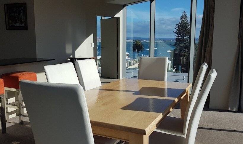 침실 2개 아파트, The Pacific Apartments