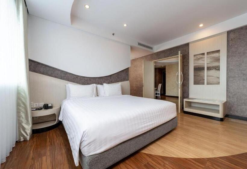 Люкс, Aston Cirebon Hotel And Convention Center