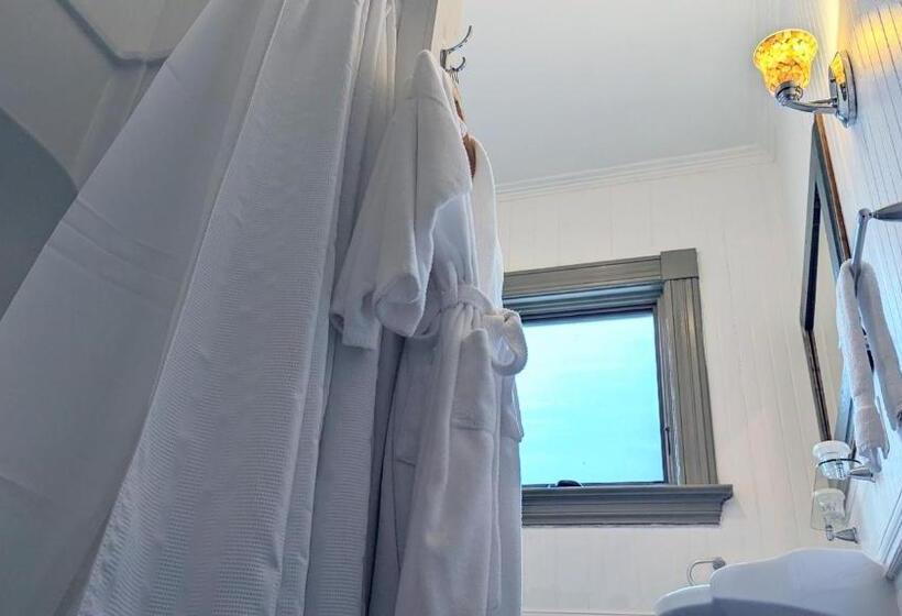 غرفة قياسية سرير كينج, Heart Of The Village Inn