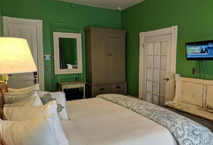 غرفة قياسية سرير كينج, Heart Of The Village Inn