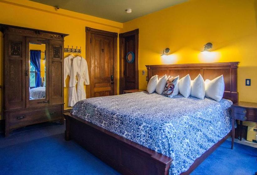 جناح غرفتين نوم, Heart Of The Village Inn