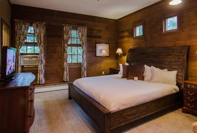 غرفة ديلوكس سرير كينج, Heart Of The Village Inn