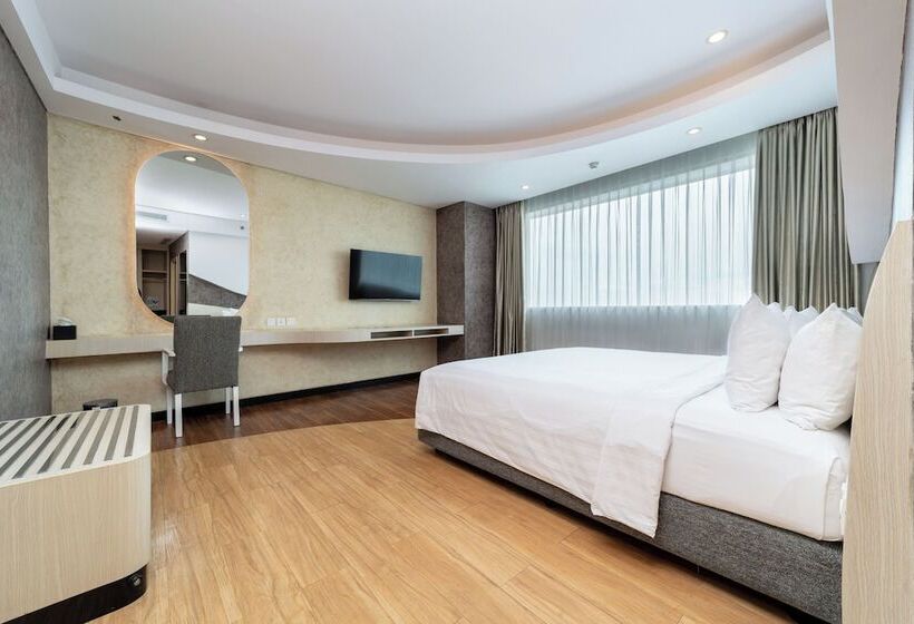 Люкс, Aston Cirebon Hotel And Convention Center