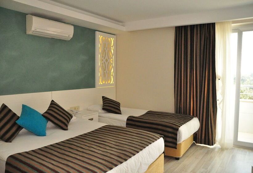 Standard Triple Room Sea View, Aura Boutique