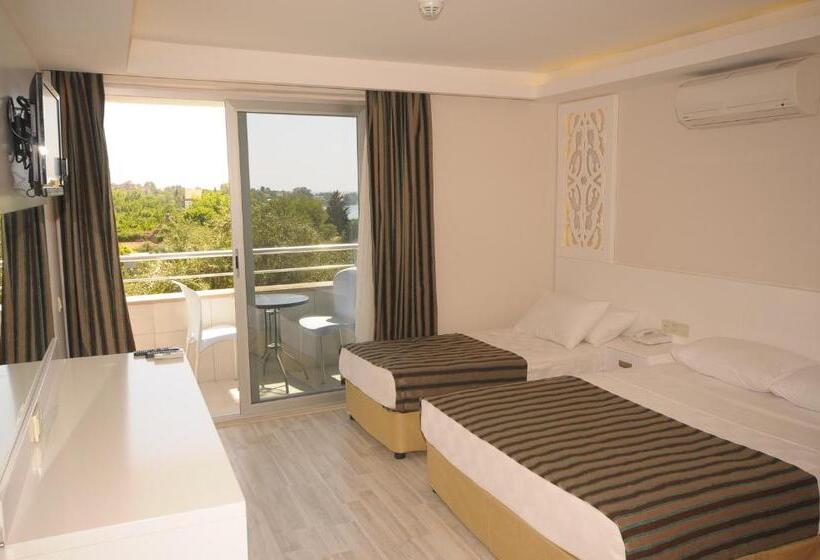 Triple Room Sea View, Aura Boutique