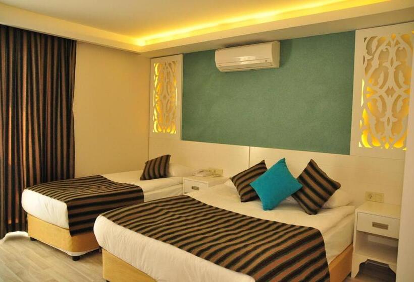 Standard Triple Room Sea View, Aura Boutique