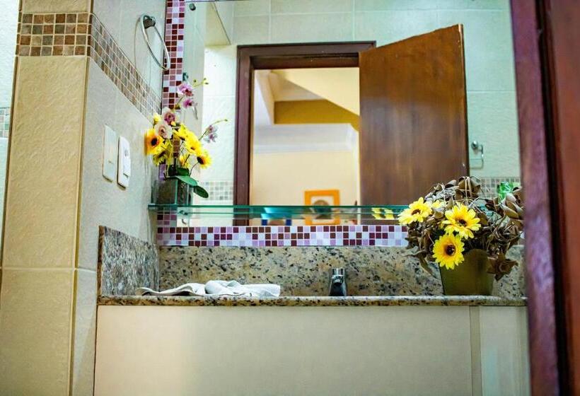 חדר סטנדרט לארבעה נוף לים, Castelo Beach