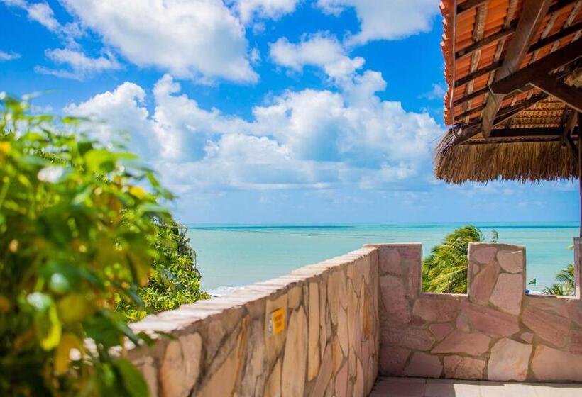 חדר דלוקס לשלושה, Castelo Beach