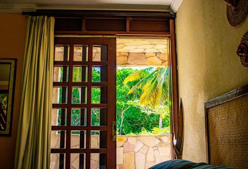 חדר דלוקס לשלושה, Castelo Beach