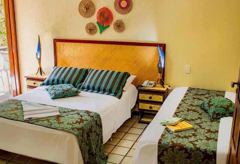 חדר דלוקס לשלושה, Castelo Beach