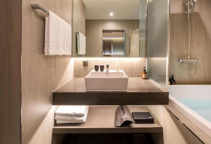 اتاق لوکس, Foret The Spa