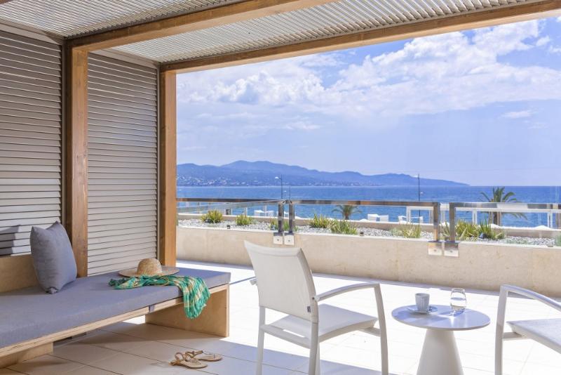 オーシャンビュースーペリアールーム, Horizon Blu Boutique