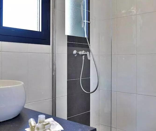 اتاق سوپریور سه تخته, Le Mas De Castel Piscine Chauffee