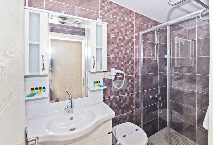 اتاق استاندارد چهار تخته, Nagehan Hotel Old City