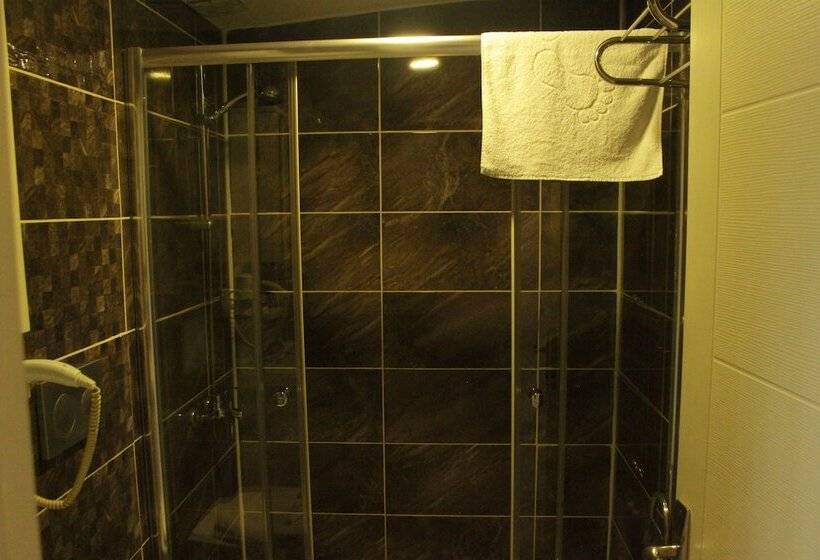 اتاق استاندارد چهار تخته, Nagehan Hotel Old City