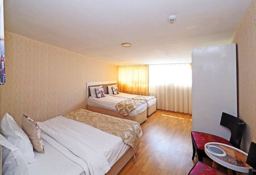 اتاق استاندارد چهار تخته, Nagehan Hotel Old City