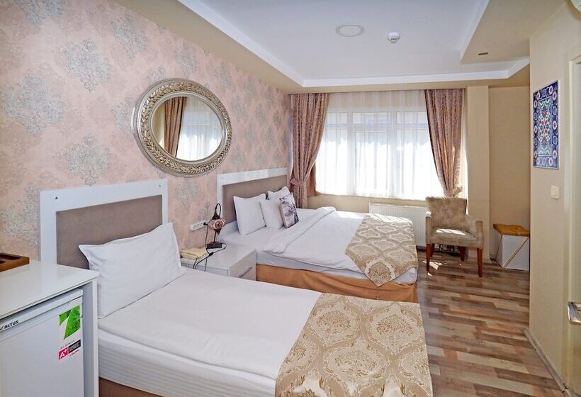 اتاق استاندارد سه نفره, Nagehan Hotel Old City