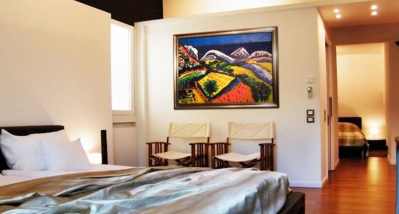 غرفة عائلية, President