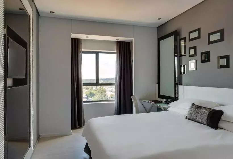 キングサイズベッドのスタンダードルーム, Protea Hotel Fire & Ice! By Marriott Pretoria Menlyn