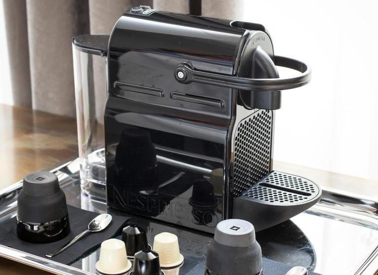 سوئیت جونیور با تراس, Senato Hotel Milano