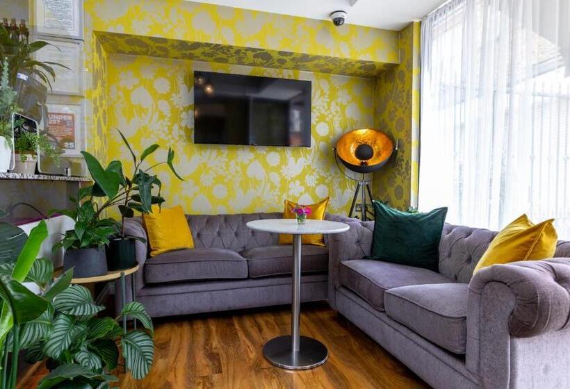 四人标准间, Hotel Shepherds Bush London