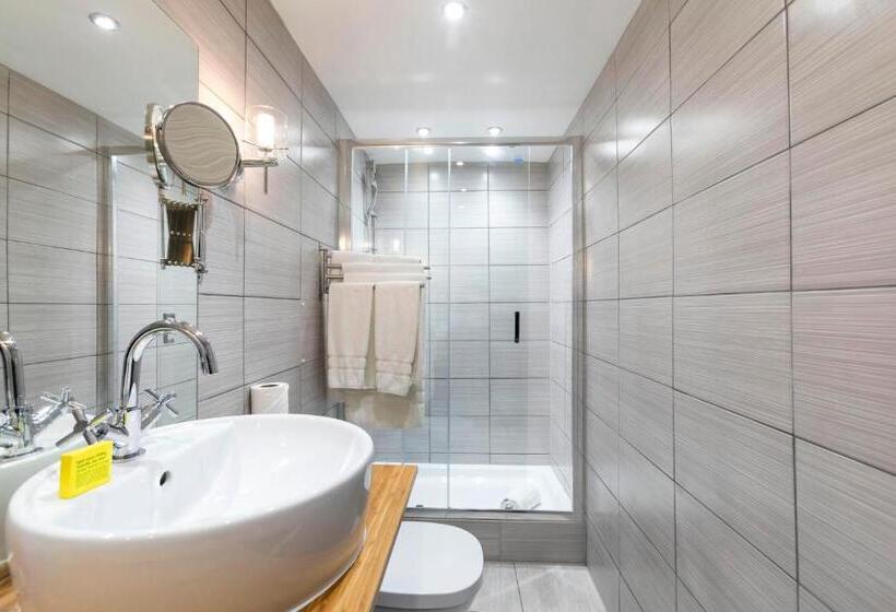 四人标准间, Hotel Shepherds Bush London