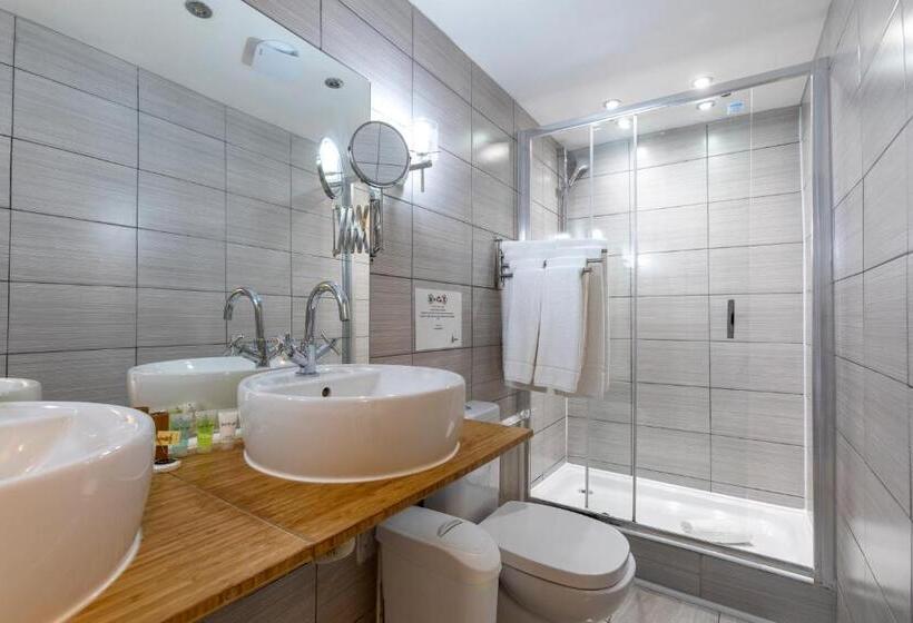 四人标准间, Hotel Shepherds Bush London