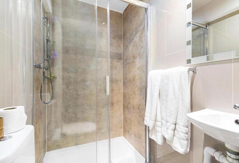 带双人床的基本房间, Hotel Shepherds Bush London