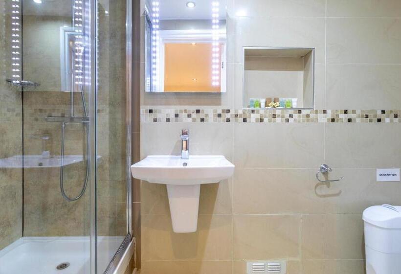 四人标准间, Hotel Shepherds Bush London