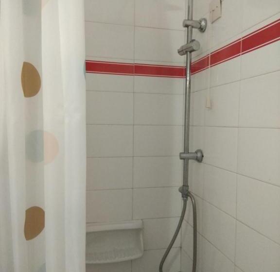 חדר סטנדרט, Violetta