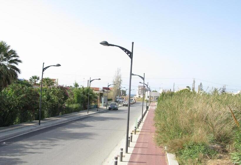 חדר סטנדרט נוף לבריכה, Violetta