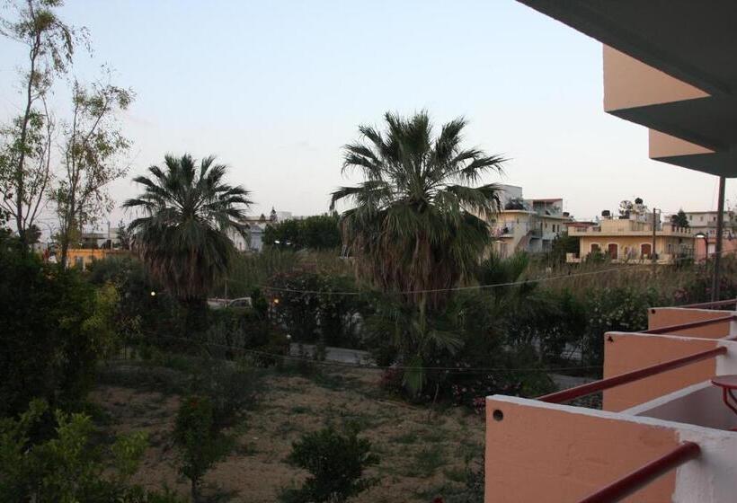 חדר סטנדרט נוף לבריכה, Violetta