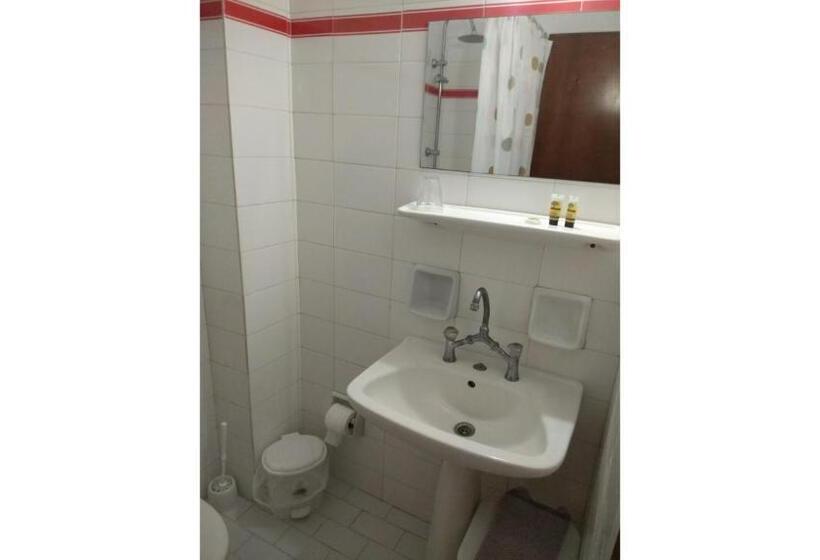 חדר אקונומי, Violetta